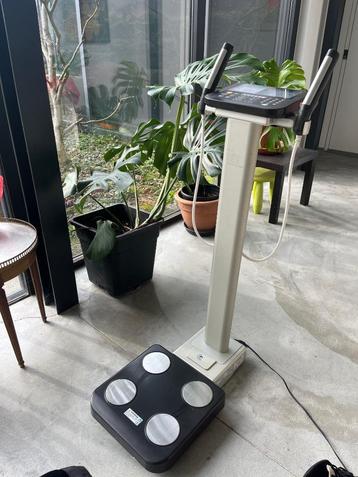 Balance professionnelle impédance mètre Tanita, Elektronische apparatuur, Weegschalen, Ophalen, 100 kg of meer, Personenweegschaal