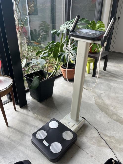 Balance professionnelle impédance mètre Tanita, Elektronische apparatuur, Weegschalen, Zo goed als nieuw, Digitaal, Personenweegschaal
