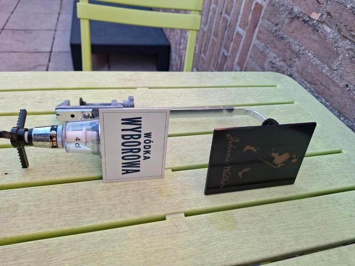 Flessenhouder  / dispenser met doseur Johnnie Walker Wyborow, Verzamelen, Merken en Reclamevoorwerpen, Zo goed als nieuw, Ophalen of Verzenden