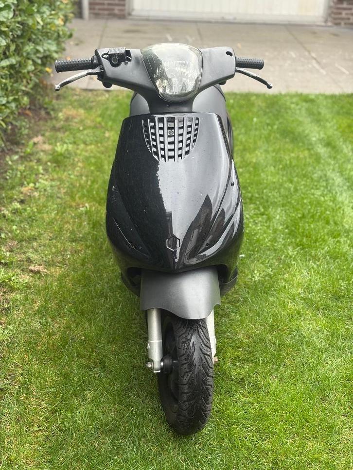 Piaggio zip 2015 zwart – A klasse, Vélos & Vélomoteurs, Scooters | Piaggio, Utilisé, Zip, Classe A (25 km/h), Essence, Enlèvement