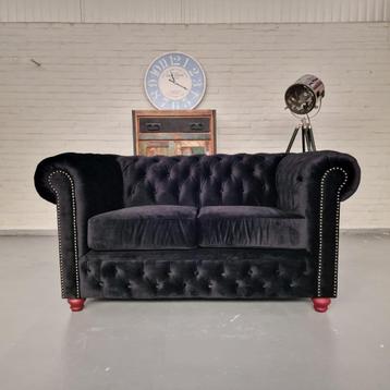 Brighton 2-Zits Classic Chesterfield Bank – Zwart Stof beschikbaar voor biedingen