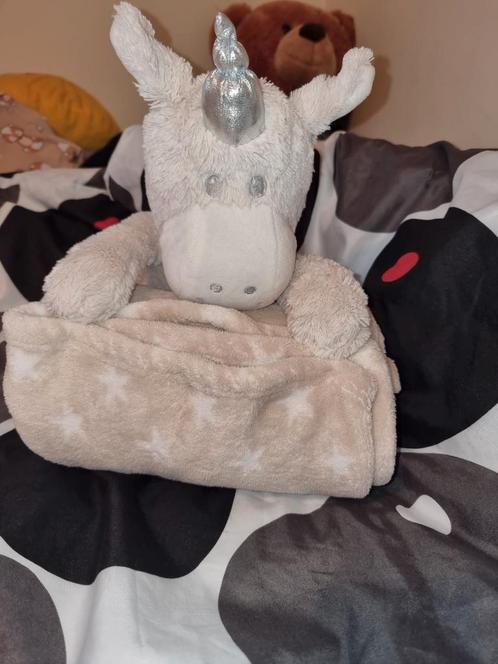 Nieuw knuffeltje in vorm van een Unicorn met bijhorend deken, Enfants & Bébés, Cadeaux d'accouchement & Assiettes de naissance