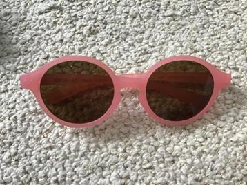 Lunettes de soleil de la marque Izipizi taille 9-36 mois  beschikbaar voor biedingen