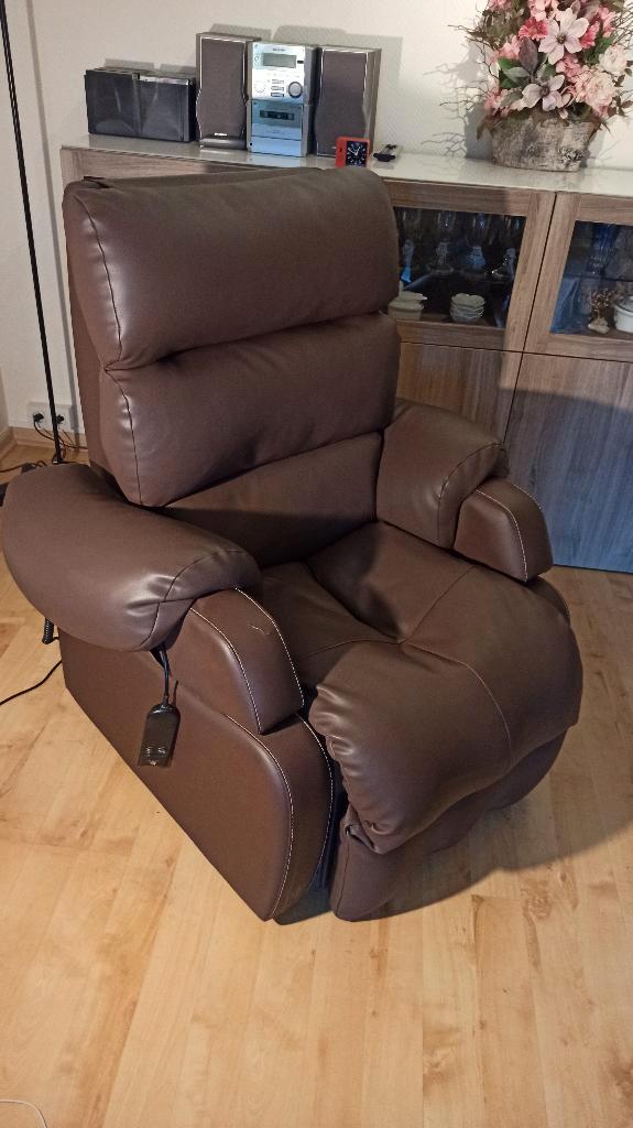 Fauteuil relax électrique avec relevage, Maison & Meubles, Fauteuils, Utilisé, Cuir, 100 à 125 cm, Enlèvement