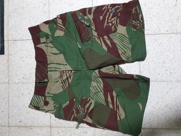 Helikon rhodesian camo short ripstop maat M (32) beschikbaar voor biedingen
