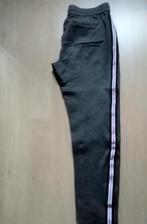 Up2Fashion : grijs legging sportbroek wit / rood streep , S, Vêtements | Femmes, Vêtements de sport, Up2Fashion, Comme neuf, Taille 36 (S)
