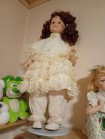 Pop in porselein grote meisje, Verzamelen, Ophalen, Pop