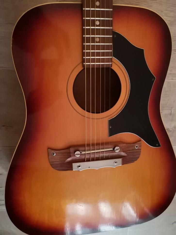 Klira Branner 60's vintage folk, Muziek en Instrumenten, Snaarinstrumenten | Gitaren | Akoestisch, Zo goed als nieuw, Ophalen