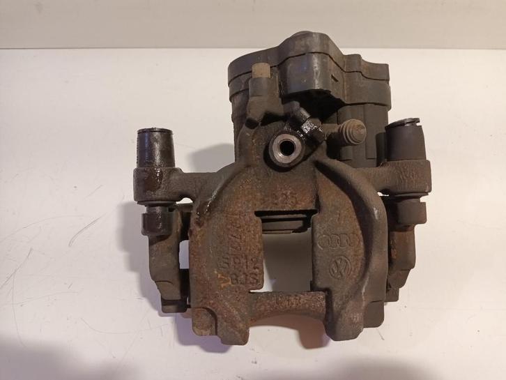 REMKLAUW LINKS ACHTER Audi A3 Limousine (8VS / 8VM), Auto-onderdelen, Remmen en Aandrijving, Audi, Gebruikt
