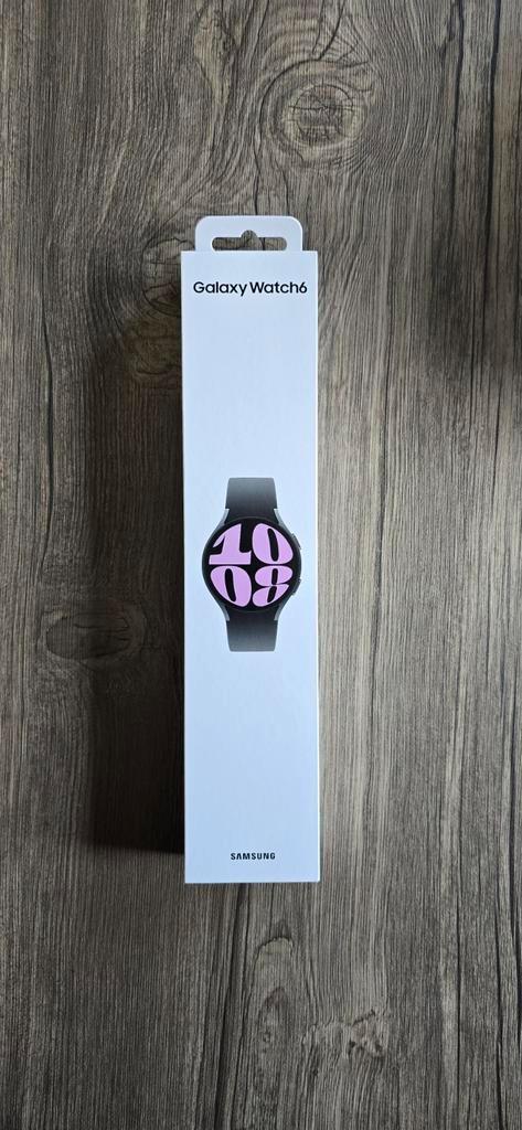 SAMSUNG Galaxy Watch6 40 mm Graphite NEUVE (garantie 2 ans), Bijoux, Sacs & Beauté, Montres connectées, Neuf, Android, Gris, Distance