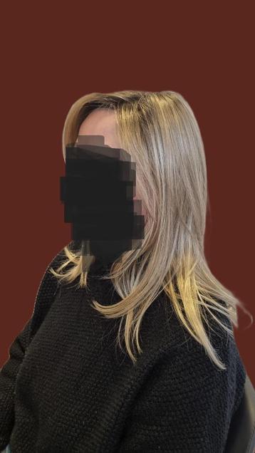 Pruik synthetisch beschikbaar voor biedingen