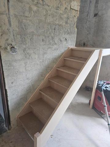 Escalier  beschikbaar voor biedingen