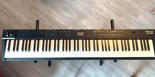 Piano ROLAND RD-88, Musique & Instruments, Claviers, Comme neuf, 88 touches, Roland, Sensitif, Avec pied, Enlèvement