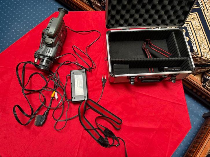 Grundig VS 8150 – Werkende 8mm Camcorder met koffer, TV, Hi-fi & Vidéo, Caméscopes analogiques, Caméra, Enlèvement