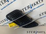 Grille d'aération capot gauche d'un Mercedes SL (197), Autos : Pièces & Accessoires, 3 mois de garantie, Utilisé, -, -