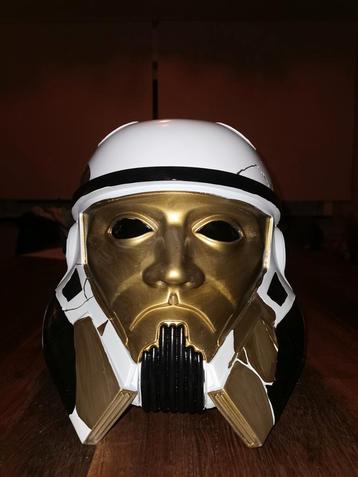 Star wars helm beschikbaar voor biedingen