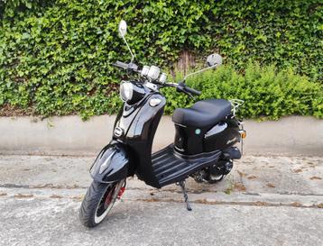 Scooter A-klasse topokkasie  beschikbaar voor biedingen