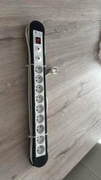 Stekkerdoos met overspanningsbeveiliging, Muziek en Instrumenten, Ophalen, Zo goed als nieuw