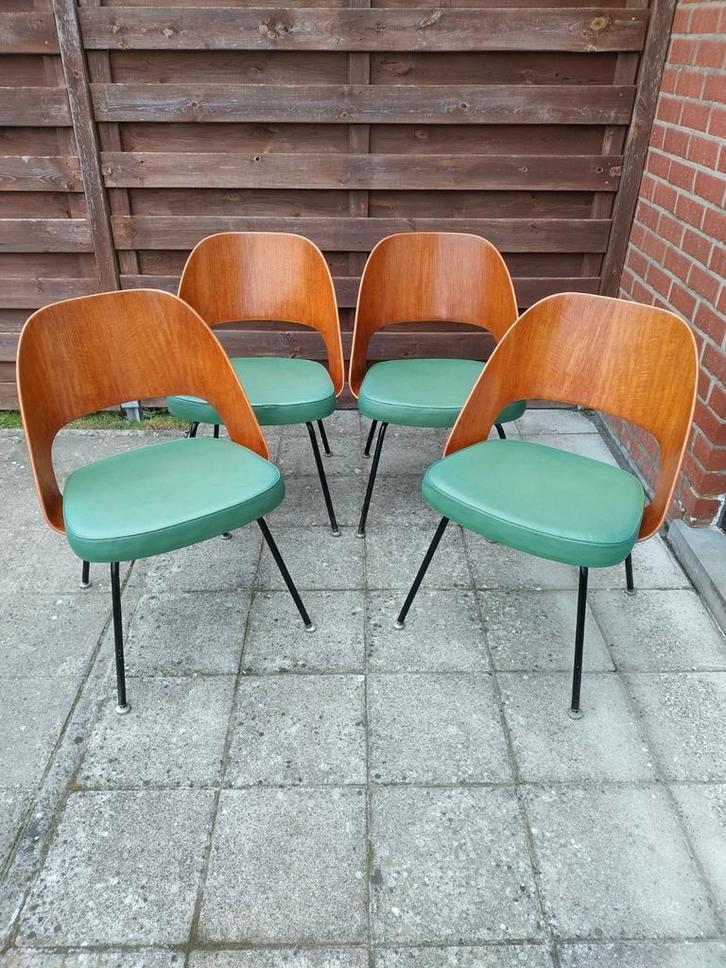 Vintage Eero Saarinen/Knoll eetkamerstoelen, Huis en Inrichting, Stoelen, Zo goed als nieuw, Hout, Leer, Ophalen