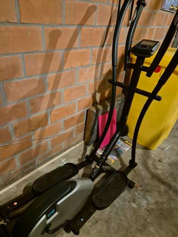 crosstrainer in goede staat beschikbaar voor biedingen
