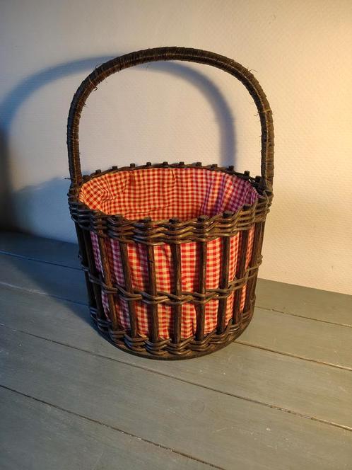Rustic cottage mandje/picnic, Huis en Inrichting, Woonaccessoires | Schalen en Manden, Gebruikt, Riet, Ophalen of Verzenden