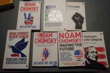 7 boeken Noam Chomsky beschikbaar voor biedingen