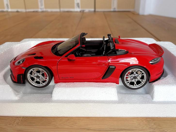 Porsche Boxster 718 Spyder RS rood 1:18 Norev nieuw in doos, Hobby en Vrije tijd, Modelauto's | 1:18, Nieuw, Auto, Norev, Ophalen of Verzenden