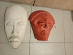 Twee maskers gemaakt van hout, Ophalen of Verzenden
