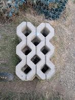 Environ 50 dalle béton à gazon, Tuin en Terras, Tegels en Klinkers, Beton