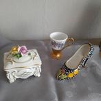 Lotje porseleinen sierstukjes., Ophalen