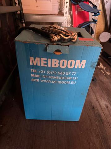 Meiboom lijmton  beschikbaar voor biedingen