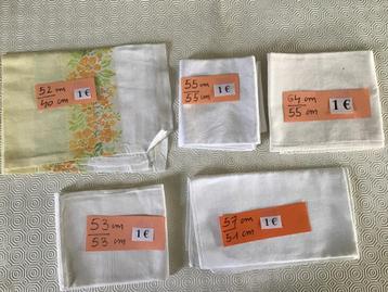 11 tafelkleedjes aan slechts 1 euro per tafelkleedje beschikbaar voor biedingen