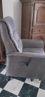 Relaxzetel, kleur grijs, slechts 1 jaar oud, nieuw €1100, Ophalen, Zo goed als nieuw