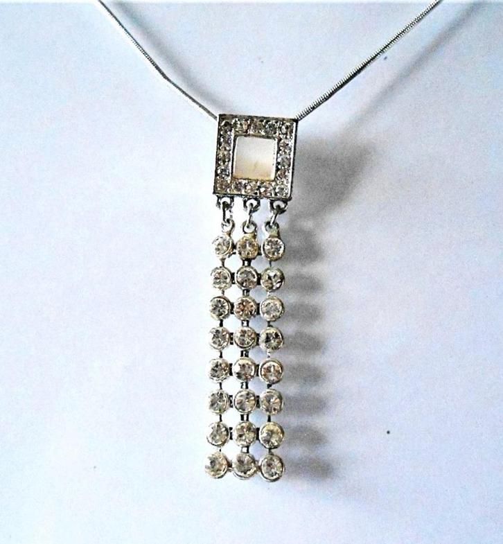 AVON: de set: halsketting + oorbellen, Handtassen en Accessoires, Kettingen, Nieuw, Zilver, Zilver, Ophalen of Verzenden