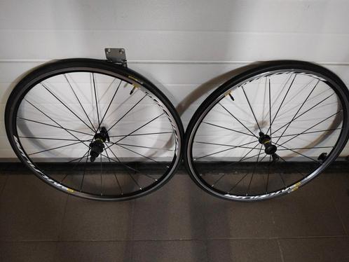 Roues Mavic axium neuves+pneus neufs frein jante, Fietsen en Brommers, Fietsonderdelen, Zo goed als nieuw, Ophalen