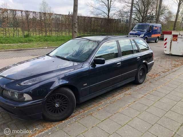 BMW 5-serie Touring 530i Executive orient Blue M. 2001, Auto-onderdelen, Carrosserie, BMW, Gebruikt