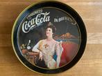 Vintage Coca-Cola Coca-Cola zwarte kleur rond dienblad, Gebruikt, Ophalen of Verzenden, Gebruiksvoorwerp