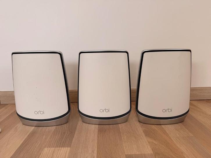 Netgear Orbi Mesh Router RBR850 met 2 uitbreidingen, Computers en Software, WiFi-versterkers, Zo goed als nieuw, Ophalen of Verzenden