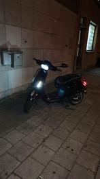 Vespa sprint 2016 (B Klasse) (Deel I & II), Fietsen en Brommers, Brommers | Vespa, Ophalen, Gebruikt, Overige modellen, Klasse B (45 km/u)