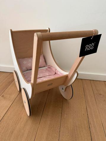 Houten poppenwagen Ooh Noo beschikbaar voor biedingen