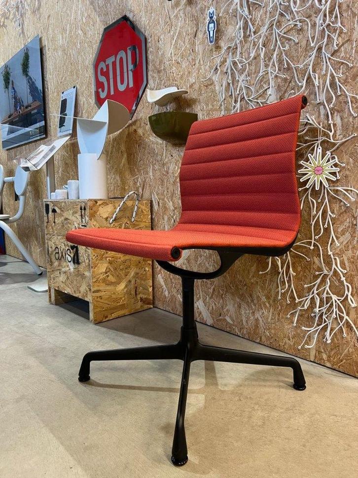 Vitra Eames EA101 hopsak stoel, Huis en Inrichting, Stoelen, Nieuw, Eén, Metaal, Stof, Verzenden