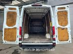Iveco Daily 35S14 Automaat L2H2 3,5t Trekhaak LED Airco Crui, Auto's, Bestelwagens en Lichte vracht, Automaat, Start-stop-systeem