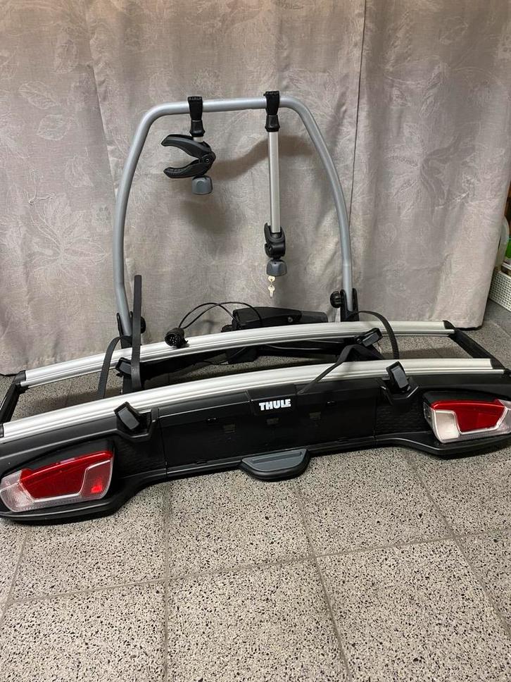 Porte-vélos Thule adapté jusqu'à 60 kg, Autos : Divers, Porte-vélos, Comme neuf, Support d'attelage, 2 vélos, Pneus larges, Vélo électrique