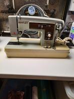 Machine à coudre Bentley, Hobby en Vrije tijd, Naaimachines en Toebehoren, Ophalen, Gebruikt, Naaimachine