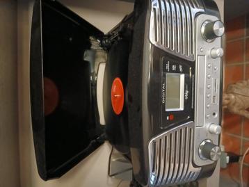 platenspeler plus radio en cd beschikbaar voor biedingen