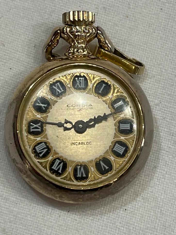 Montre pour femme à pendentif Cordia International Incabloc, Bijoux, Sacs & Beauté, Montres | Anciennes | Antiquités, Enlèvement ou Envoi