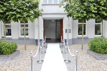 Witte loper voor feest beschikbaar voor biedingen
