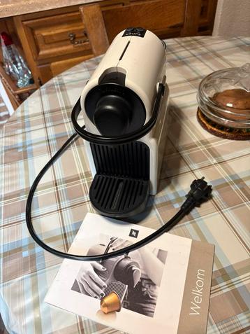 NESPRESSO KRUPS koffiezetapparaat in uitstekende staat. beschikbaar voor biedingen