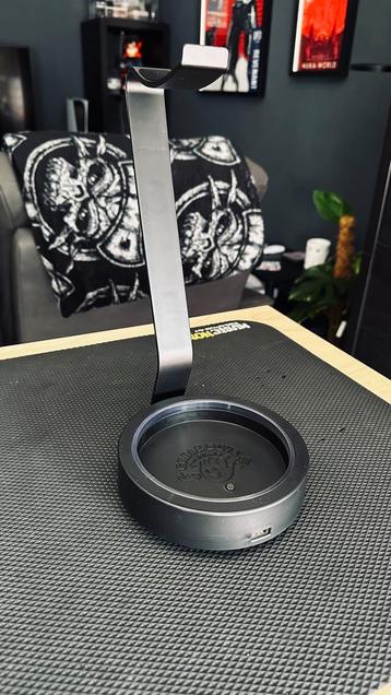 Cable guys headset houder beschikbaar voor biedingen