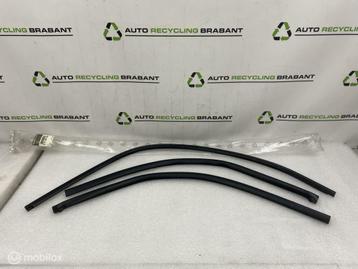 Rubber Voorruit Renault Laguna 2 NIEUW ORIGINEEL 7701206764 beschikbaar voor biedingen